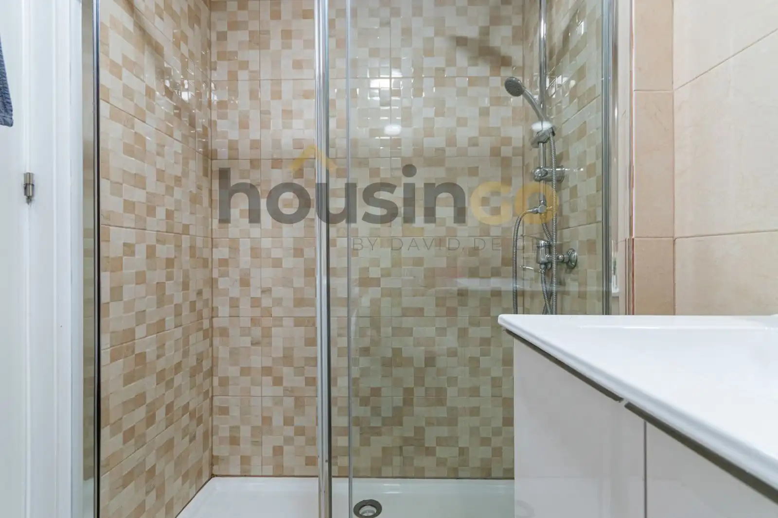 Badezimmer von Wohnung zur Miete in Madrid mit Klimaanlage, Heizung und Parkett