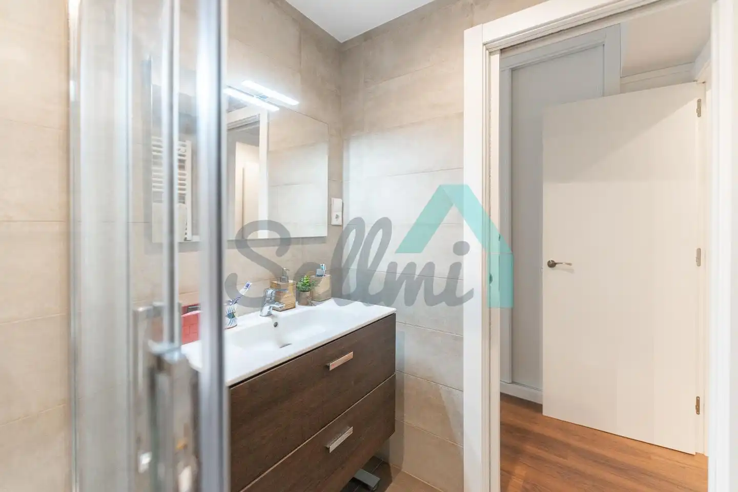 Baño de Piso de alquiler en Gijón  con Calefacción y Amueblado