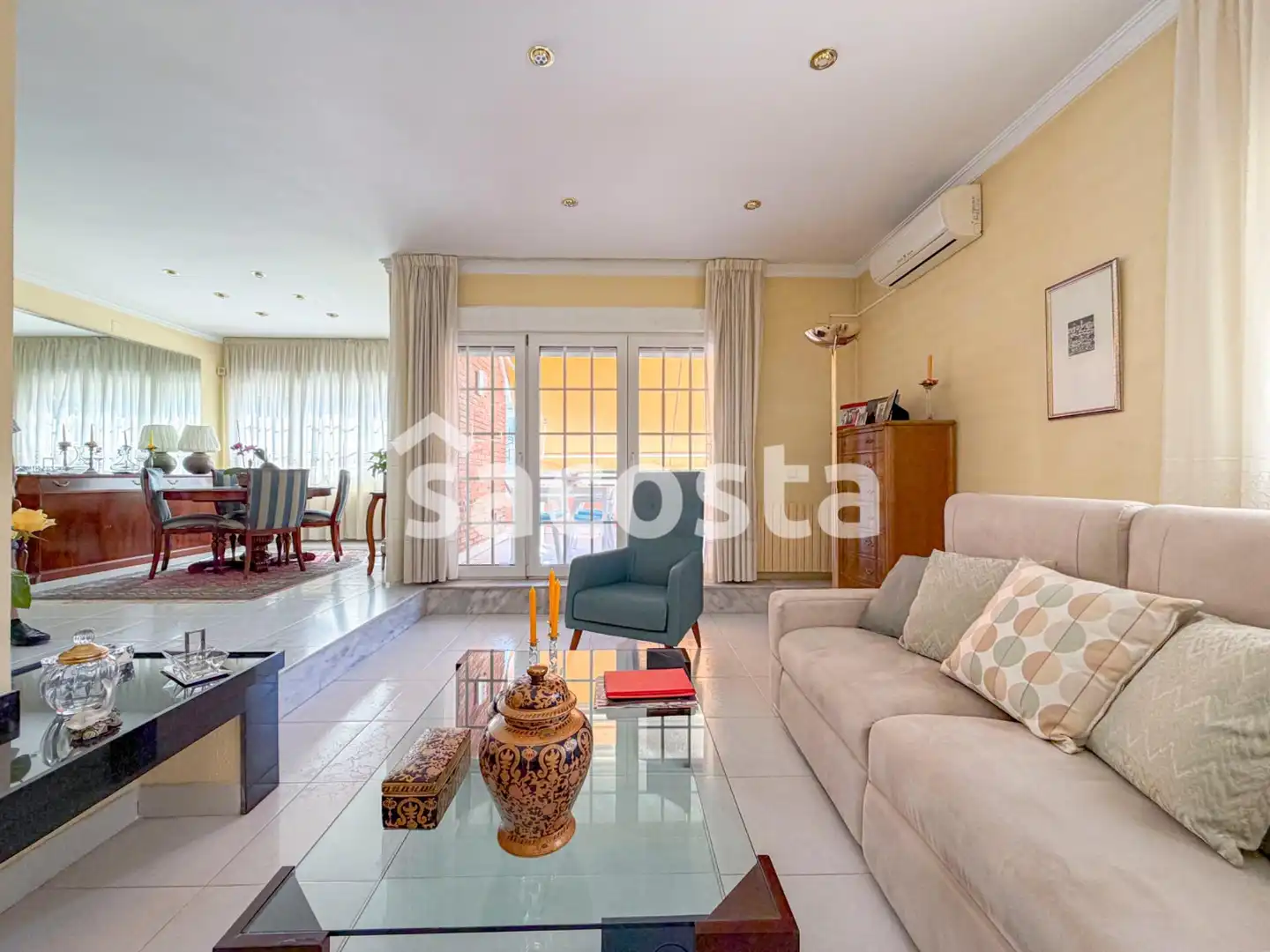 Sala de estar de Casa adosada en venta en Pineda de Mar con Aire acondicionado, Calefacción y Jardín privado