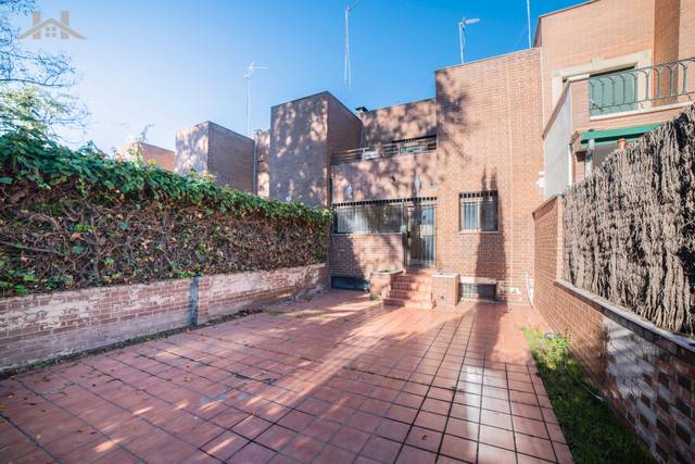 Casa adosada en Venta en Centro