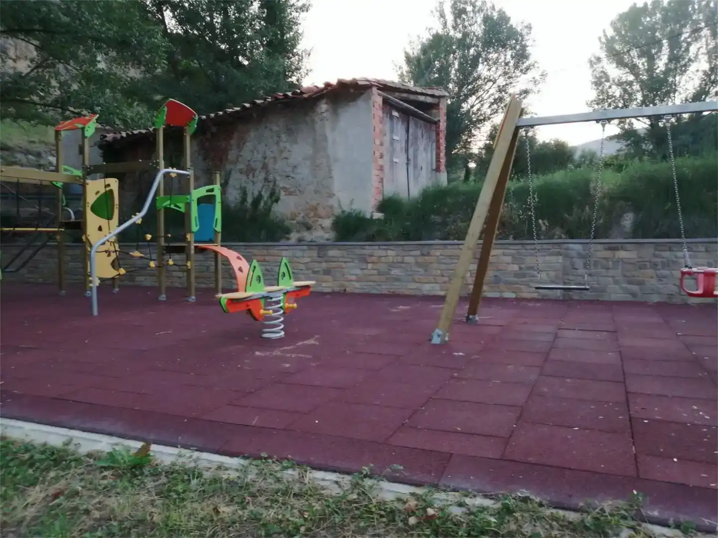 Terrassa de Casa o xalet en venda en Aliaga amb Traster i Moblat