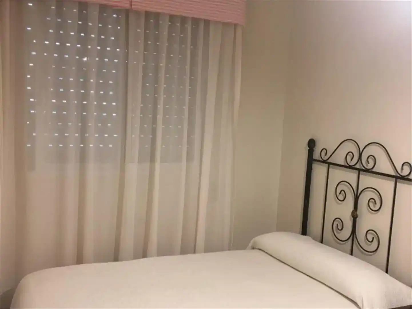 Schlafzimmer von Wohnung zur Miete in  Jaén Capital mit Klimaanlage, Schwimmbad und Balkon