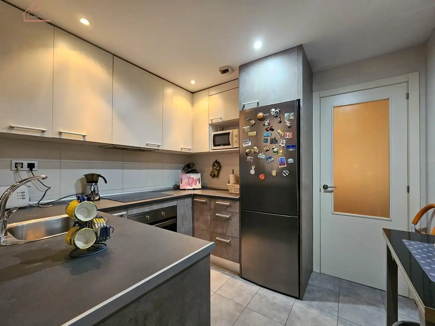 Piso con terraza en venta en Calle URGEL, imagen 2