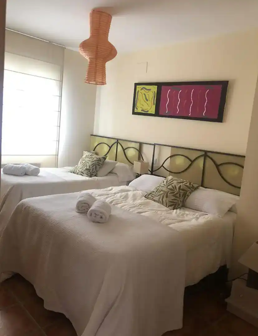 Dormitori de Casa o xalet en venda en Lucillos amb Aire condicionat, Traster i Moblat