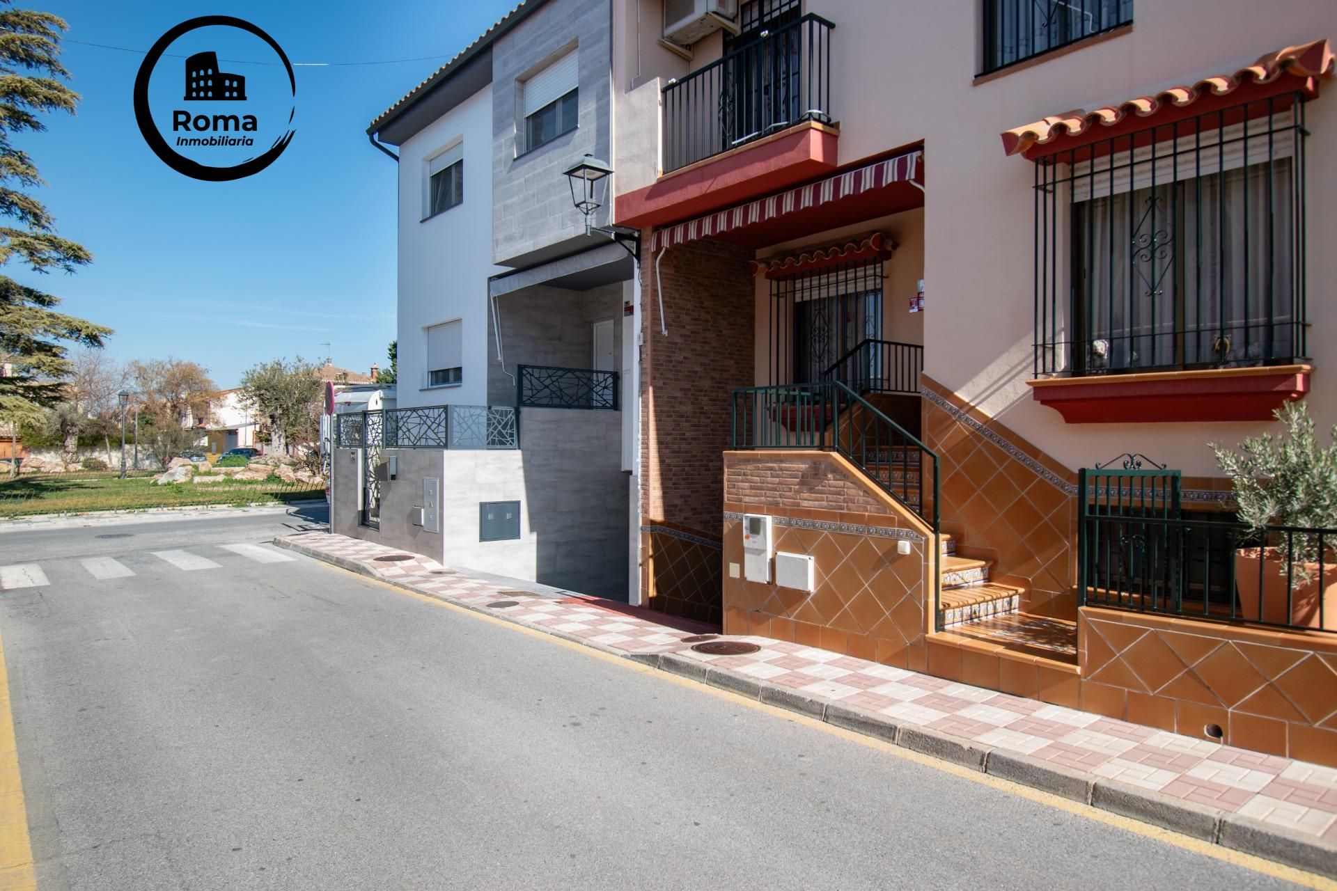 Exterior view of Single-family semi-detached for sale in Maracena  with Air Conditioner, Heating and Parquet flooring