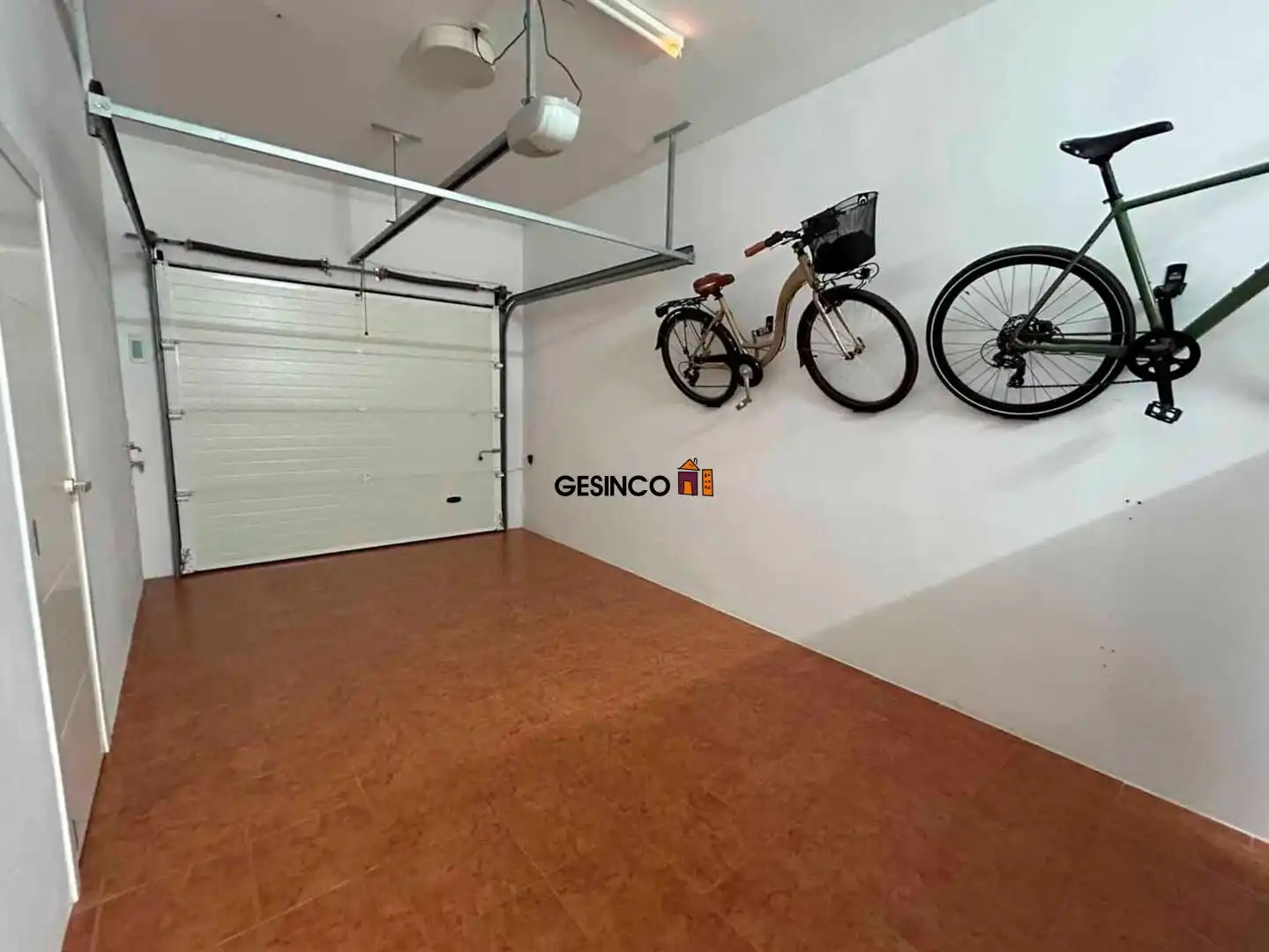 Casa adosada en venta en Manuel con Aire acondicionado, Calefacción y Trastero