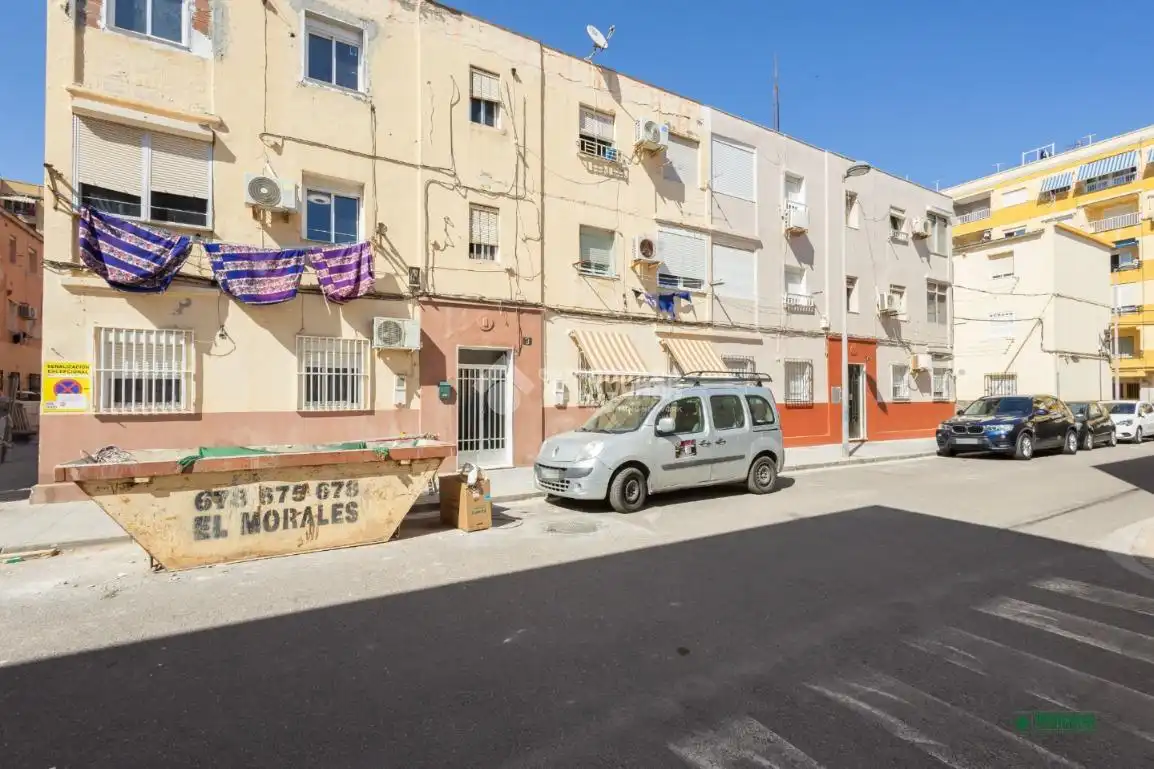 Vista exterior de Piso en venta en Almería