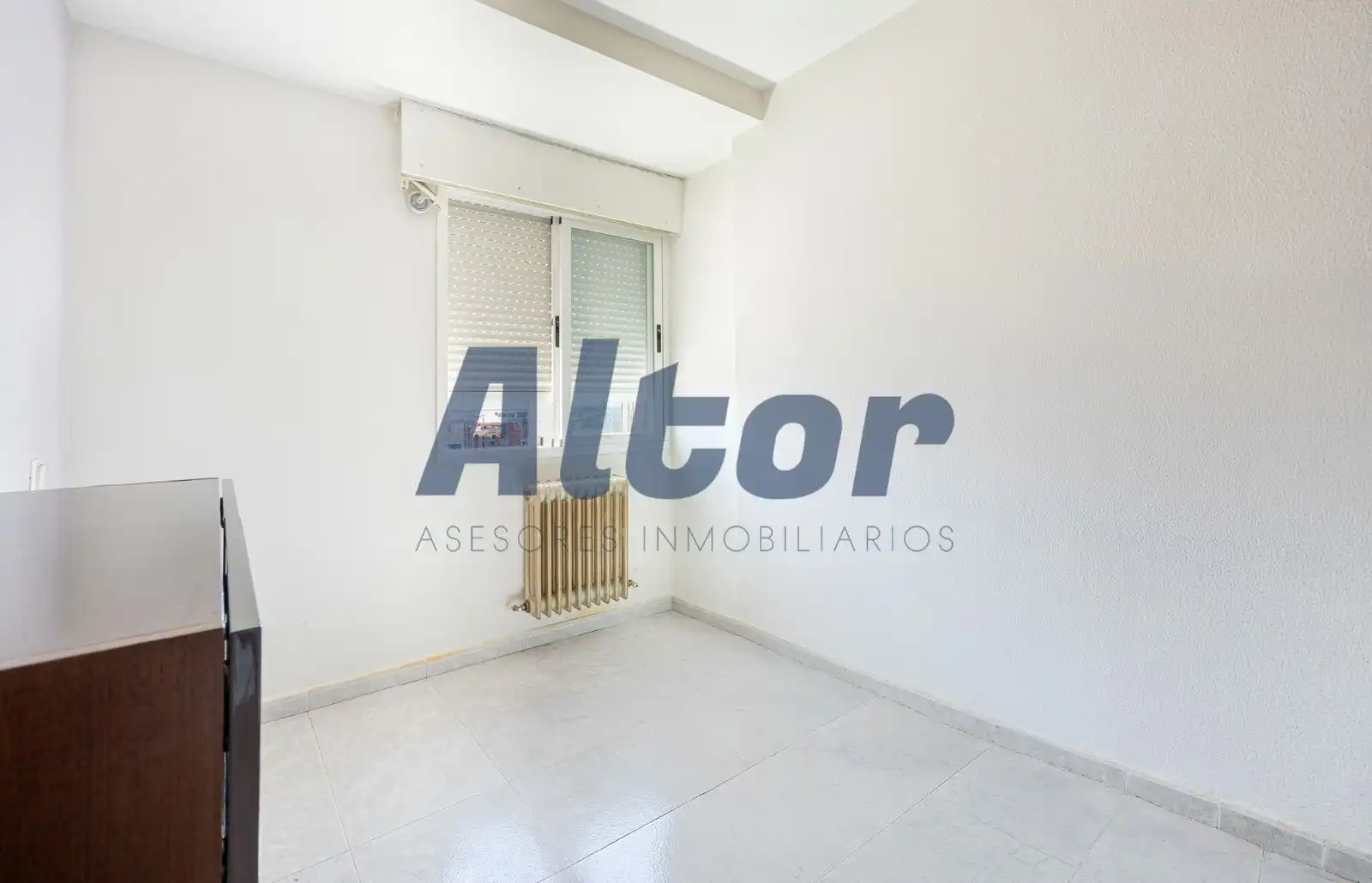 Schlafzimmer von Dachboden zum Verkauf in Fuenlabrada mit Heizung, Terrasse und Alarm