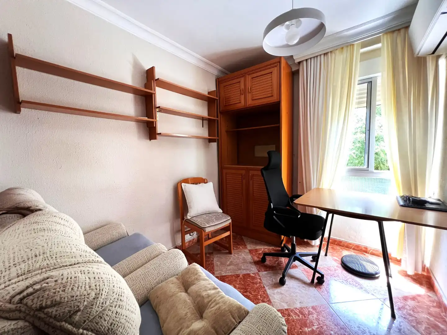 Habitación de Piso en venta en Sevilla con Aire acondicionado, Calefacción y Terraza