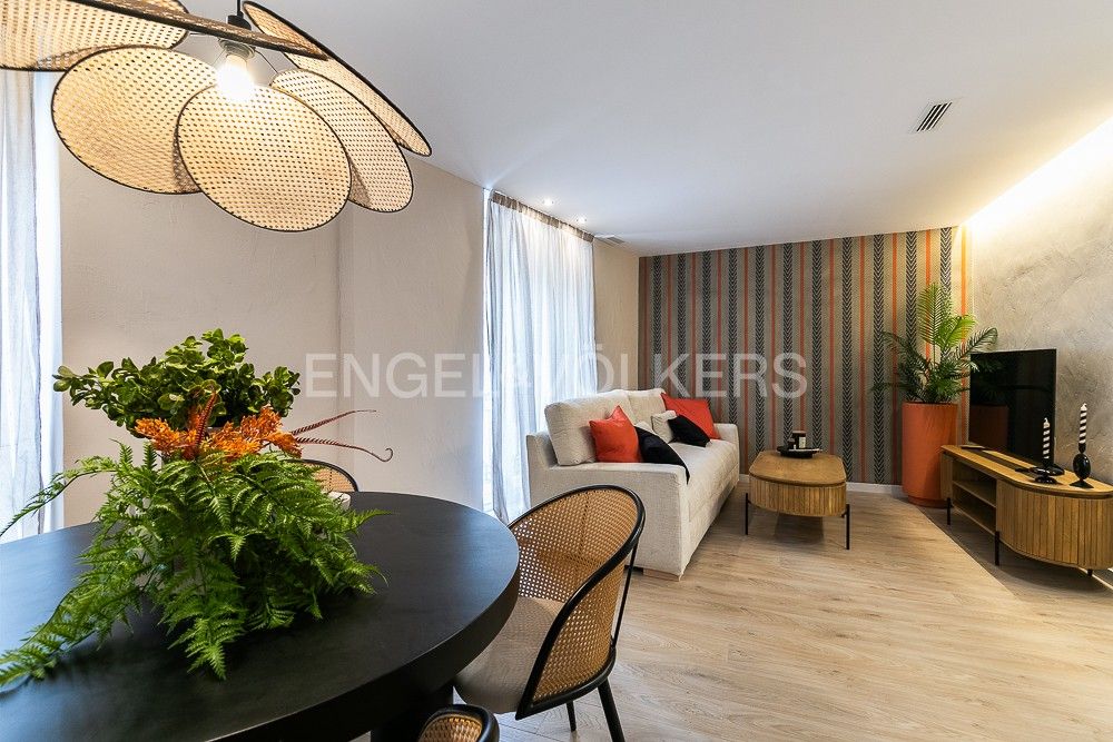 Sala d'estar de Apartament de lloguer en  Valencia Capital amb Aire condicionat, Calefacció i Moblat