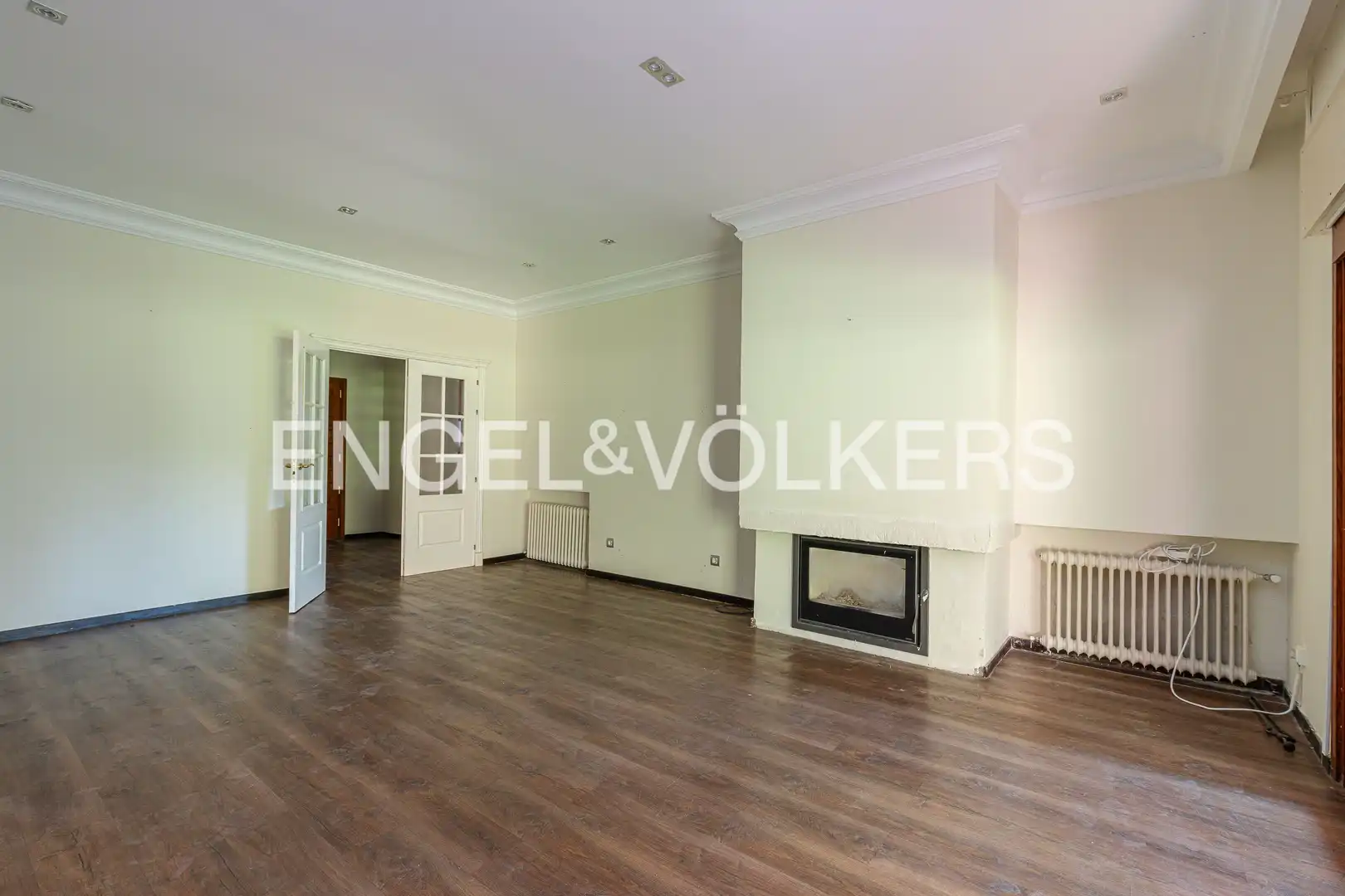 Sala d'estar de Casa adosada de lloguer en Boadilla del Monte amb Calefacció, Jardí privat i Parquet