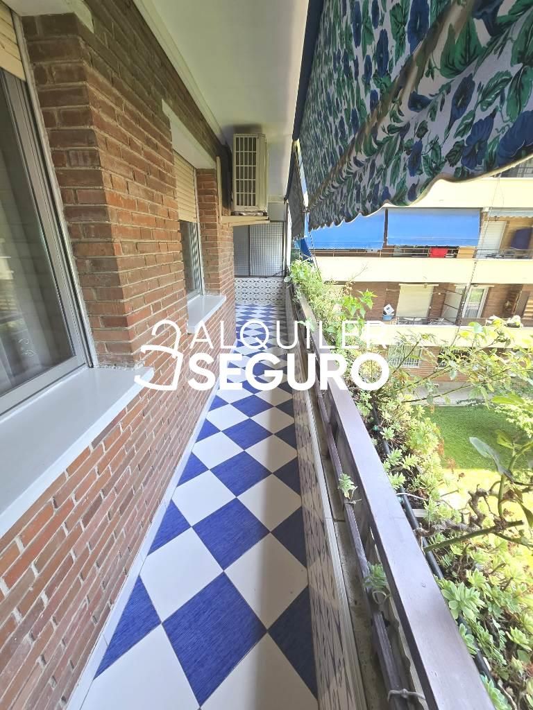 Exterior view of Flat to rent in Torrejón de Ardoz  with Air Conditioner, Heating and Terrace