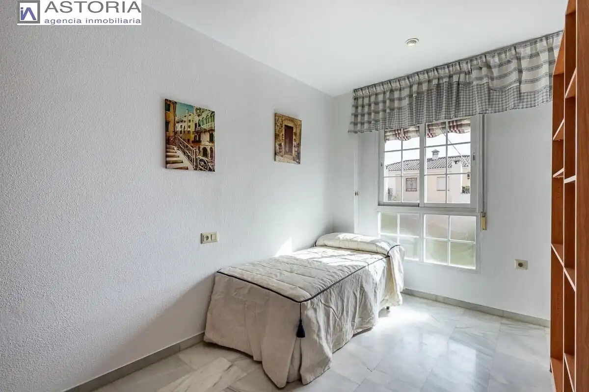 Bedroom of Flat for sale in Granada  with Balcony