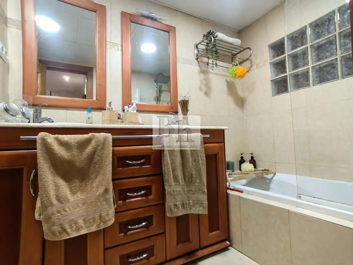 Bathroom of Flat for sale in Málaga  with Air Conditioner, Private garden and Terrace