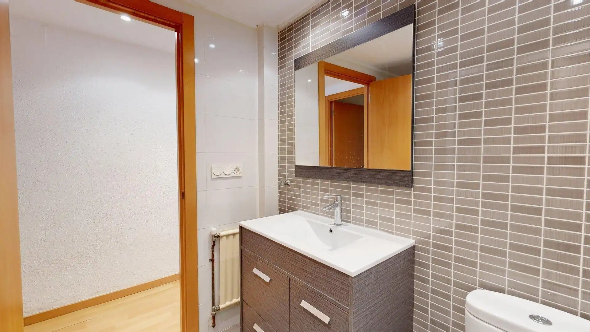Baño de Piso en venta en Zaragoza con Calefacción, Terraza y Balcón