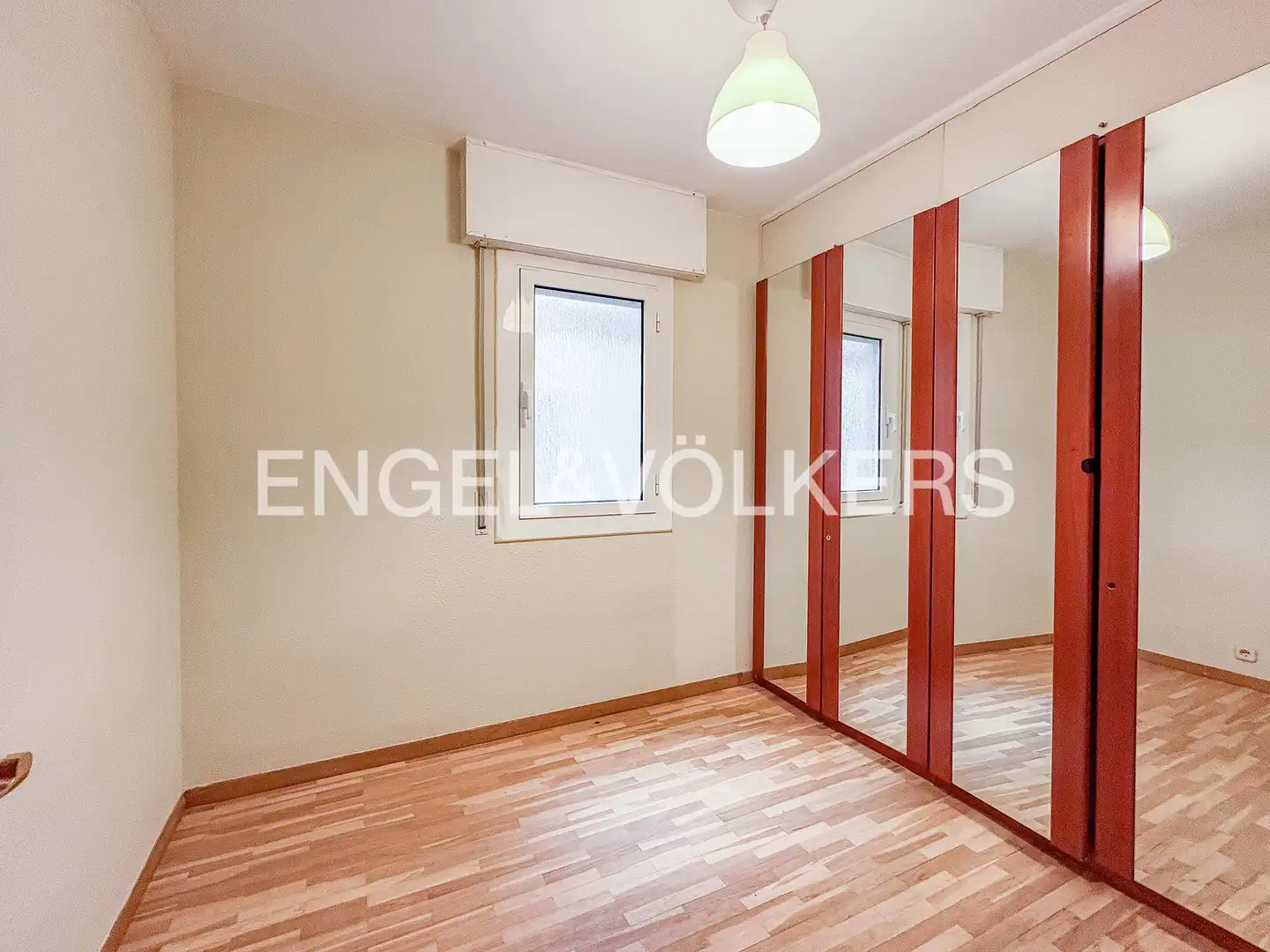 Bedroom of Flat for rent in Barcelona  with Air Conditioner, Heating and Parquet flooring
