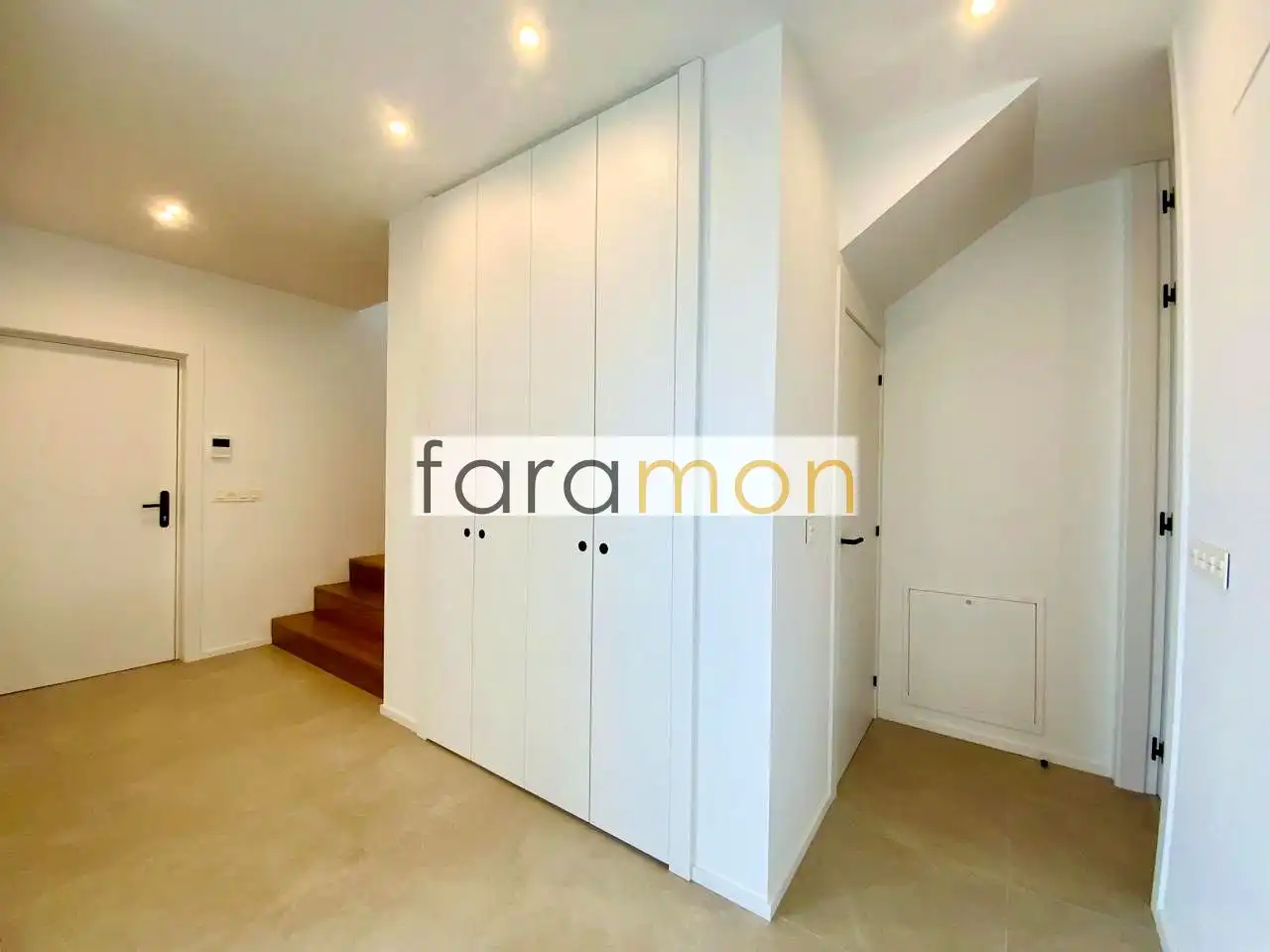 Casa adosada en venta en Nigrán con Calefacción, Jardín privado y Terraza