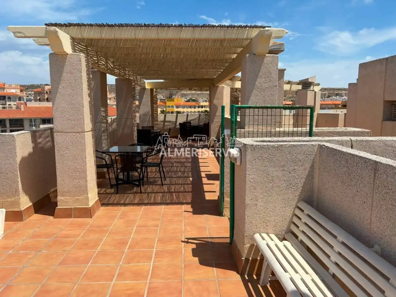 Terrasse von Maisonette zum Verkauf in El Ejido mit Klimaanlage, Balkon und Gemeinschaftspool