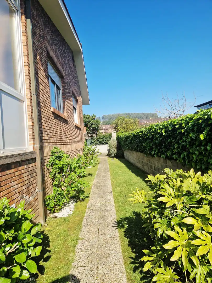 Vista exterior de Casa o chalet en venta en Castrillón con Calefacción, Terraza y Trastero