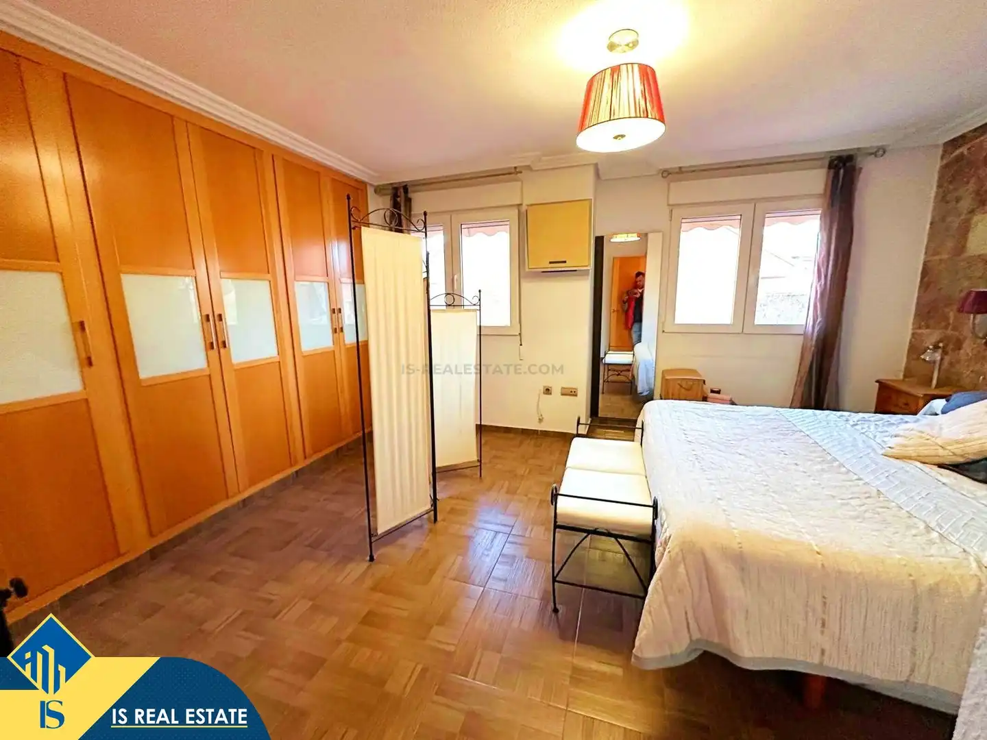 Dormitori de Casa o xalet en venda en Alicante / Alacant amb Terrassa, Piscina i Moblat
