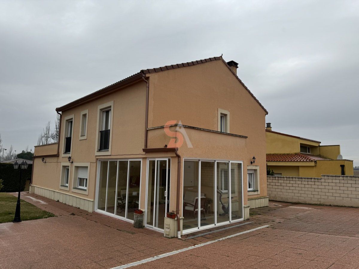 Exterior view of House or chalet for sale in Renedo de Esgueva  with Heating, Private garden and Terrace
