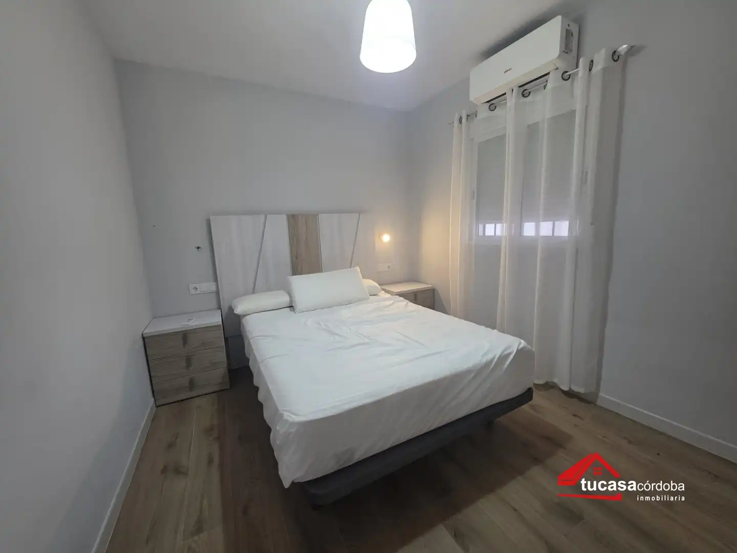 Bedroom of Flat for rent in Córdoba  with Air Conditioner and Furnished