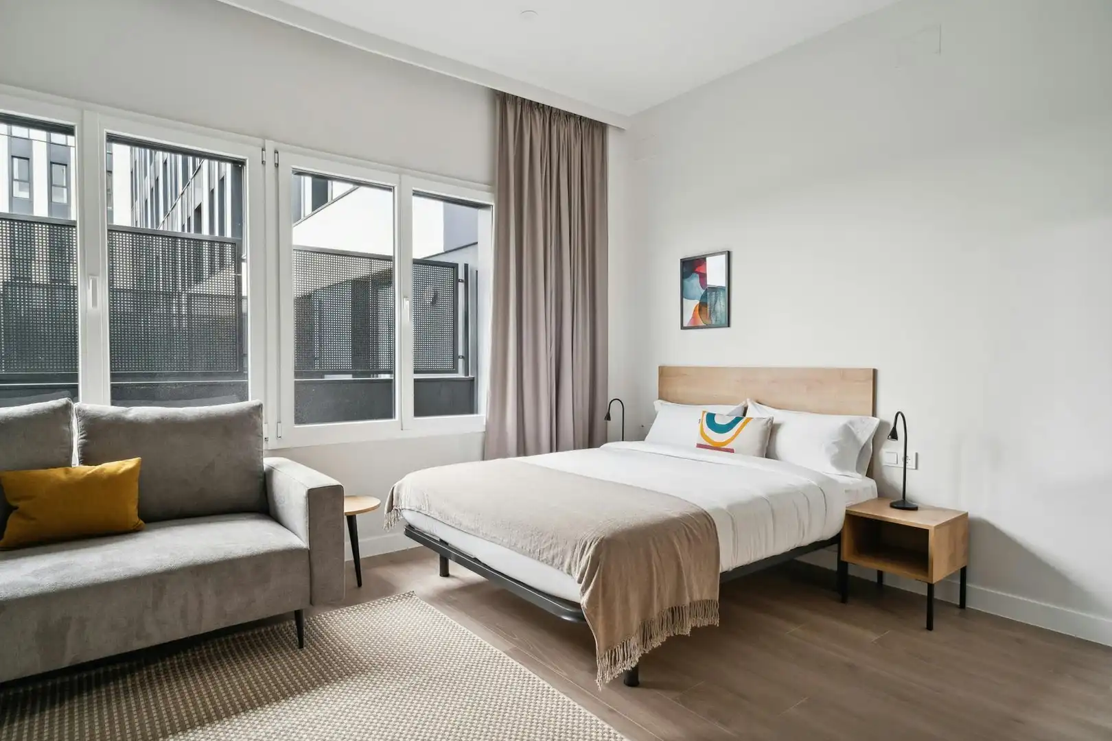 Schlafzimmer von Wohnung zur Miete in Madrid mit Klimaanlage, Heizung und Privatgarten