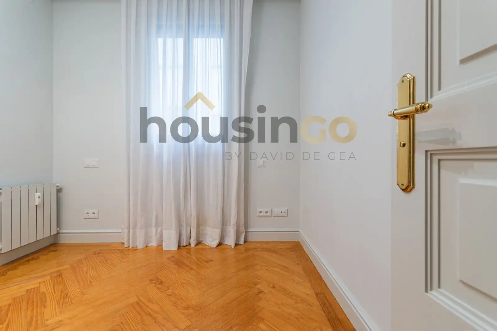 Bedroom of Flat for rent in Madrid  with Air Conditioner, Heating and Terrace