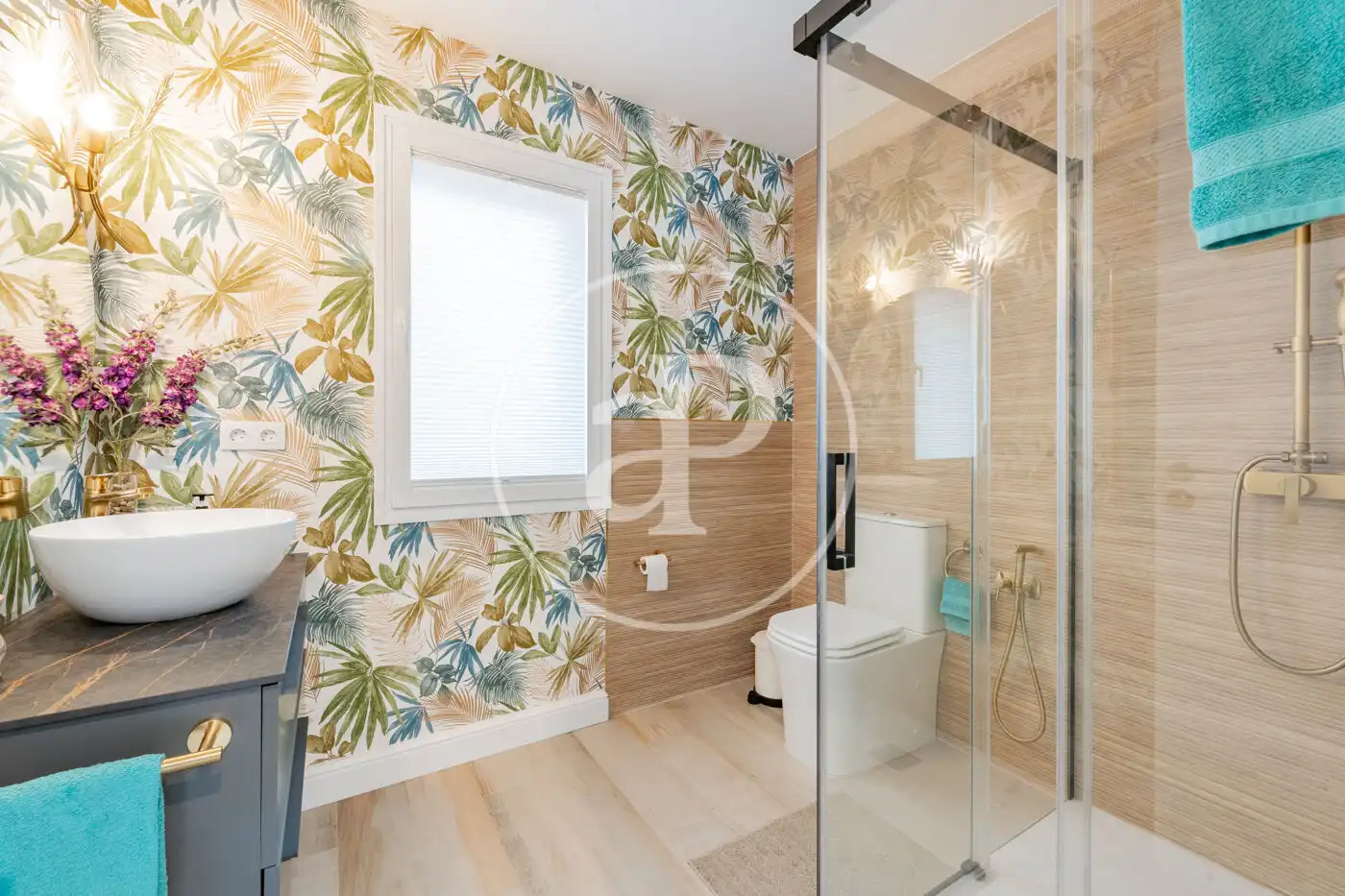 Badezimmer von Haus oder Chalet zum Verkauf in Madrid mit Klimaanlage, Heizung und Privatgarten