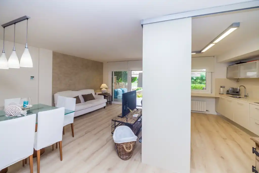 Wohnzimmer von Maisonette zum Verkauf in Calonge i Sant Antoni mit Klimaanlage, Heizung und Privatgarten