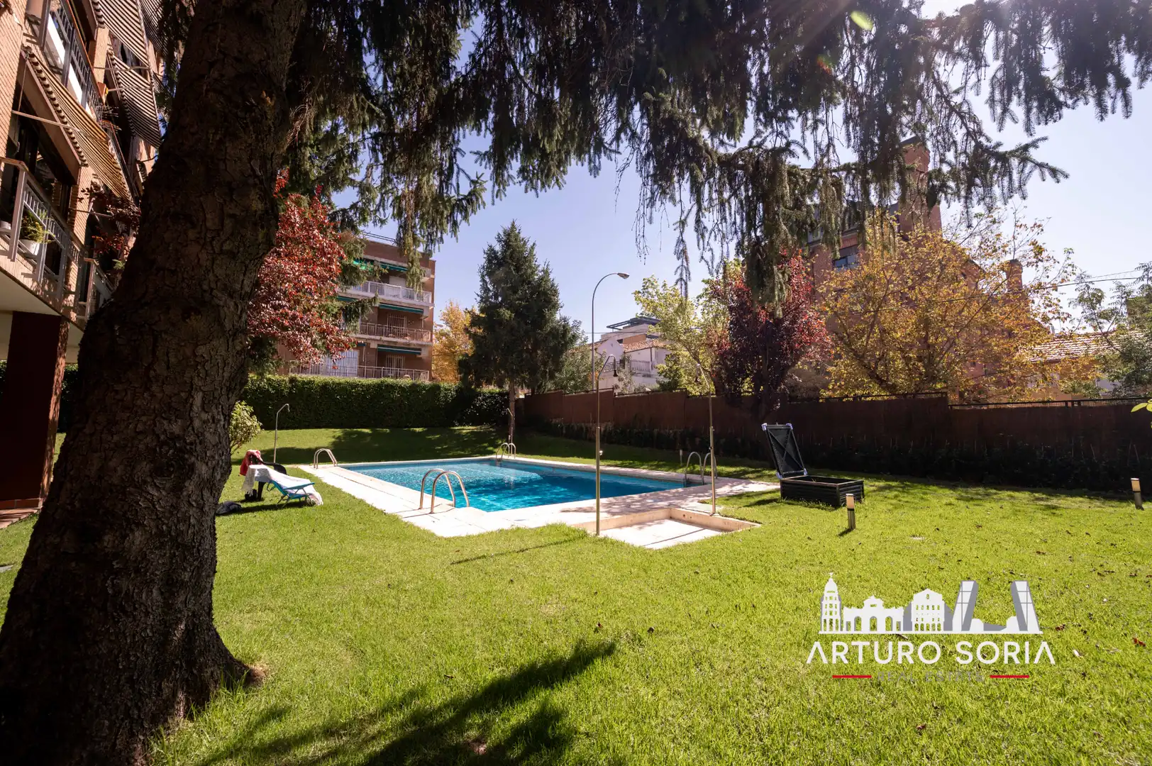 Piscina de Dúplex en venda en Madrid amb Piscina comunitària