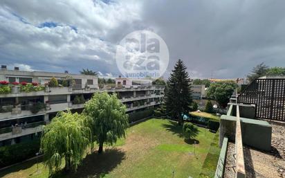 Exterior view of Duplex for sale in Burgos Capital  with Terrace and Swimming Pool