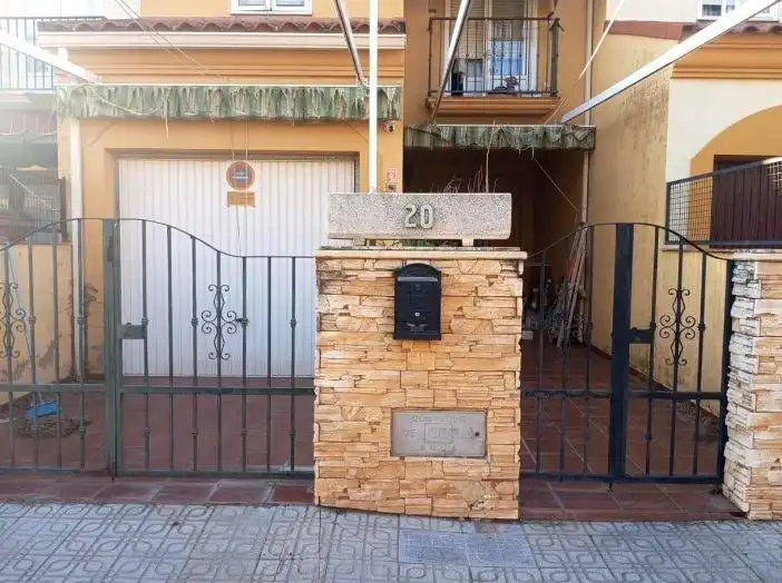 Terraced house for sale in Calle Lopez Prudencio 20, imagen 3