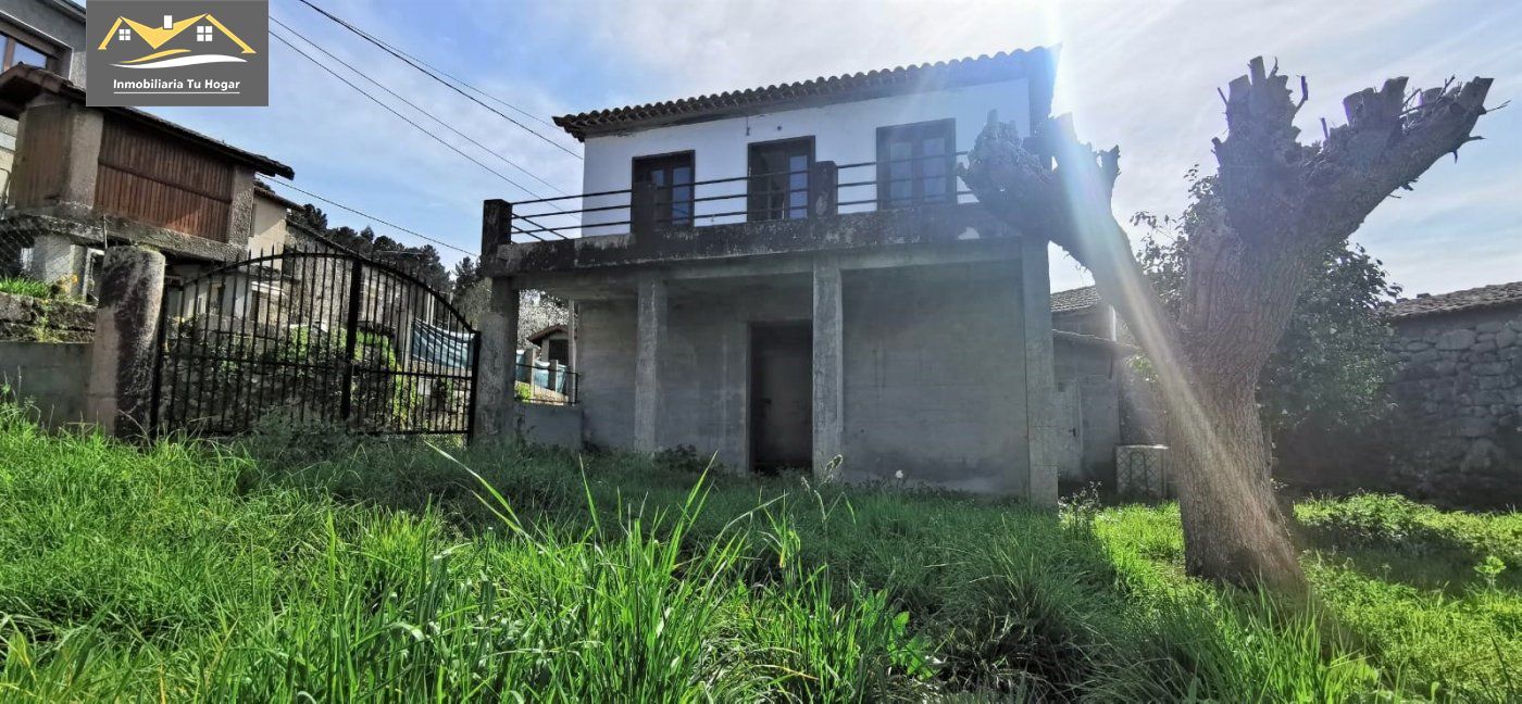Vista exterior de Casa o xalet en venda en Amoeiro amb Calefacció, Jardí privat i Terrassa