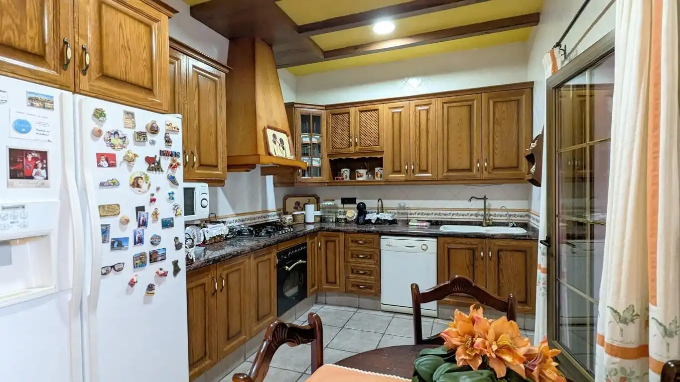 Cuina de Casa o xalet en venda en Orihuela amb Aire condicionat, Calefacció i Terrassa