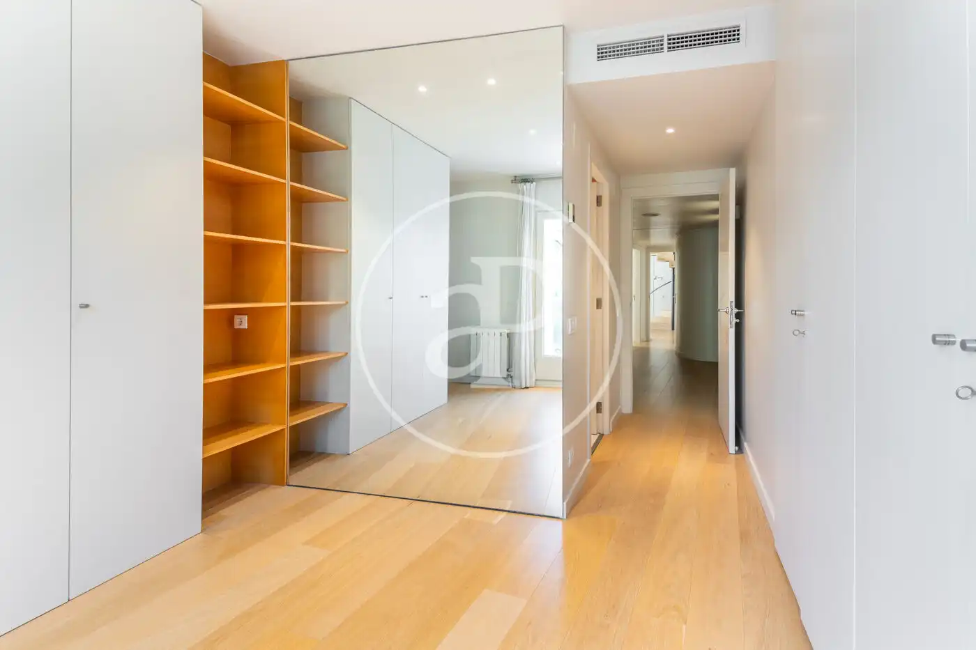 Flat for rent in Barcelona  with Air Conditioner, Heating and Terrace
