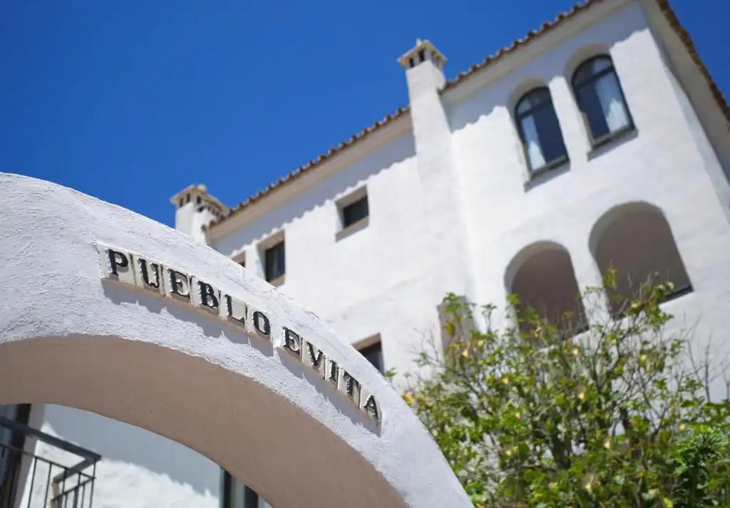Außenansicht von Wohnungen zum Verkauf in Benalmádena mit Terrasse und Gemeinschaftspool