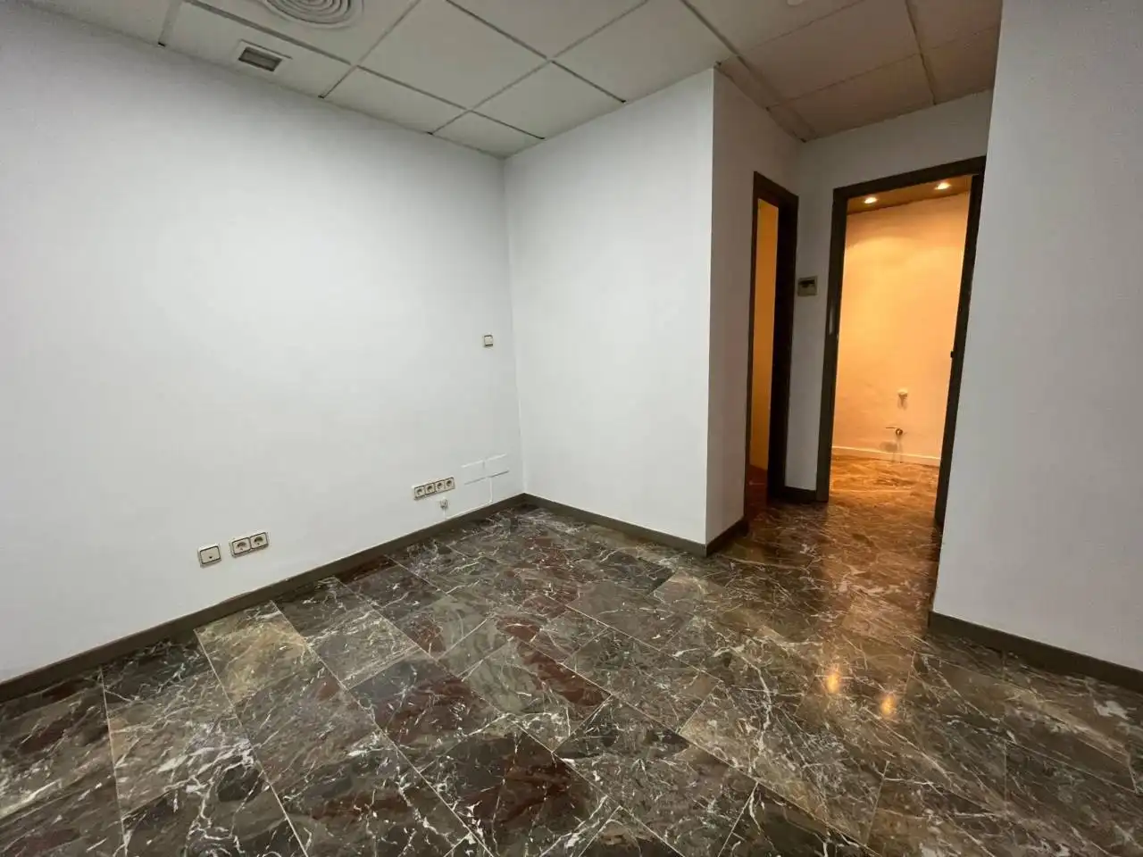 Oficina amb ascensor de lloguer a Eixample Nord, imagen 8