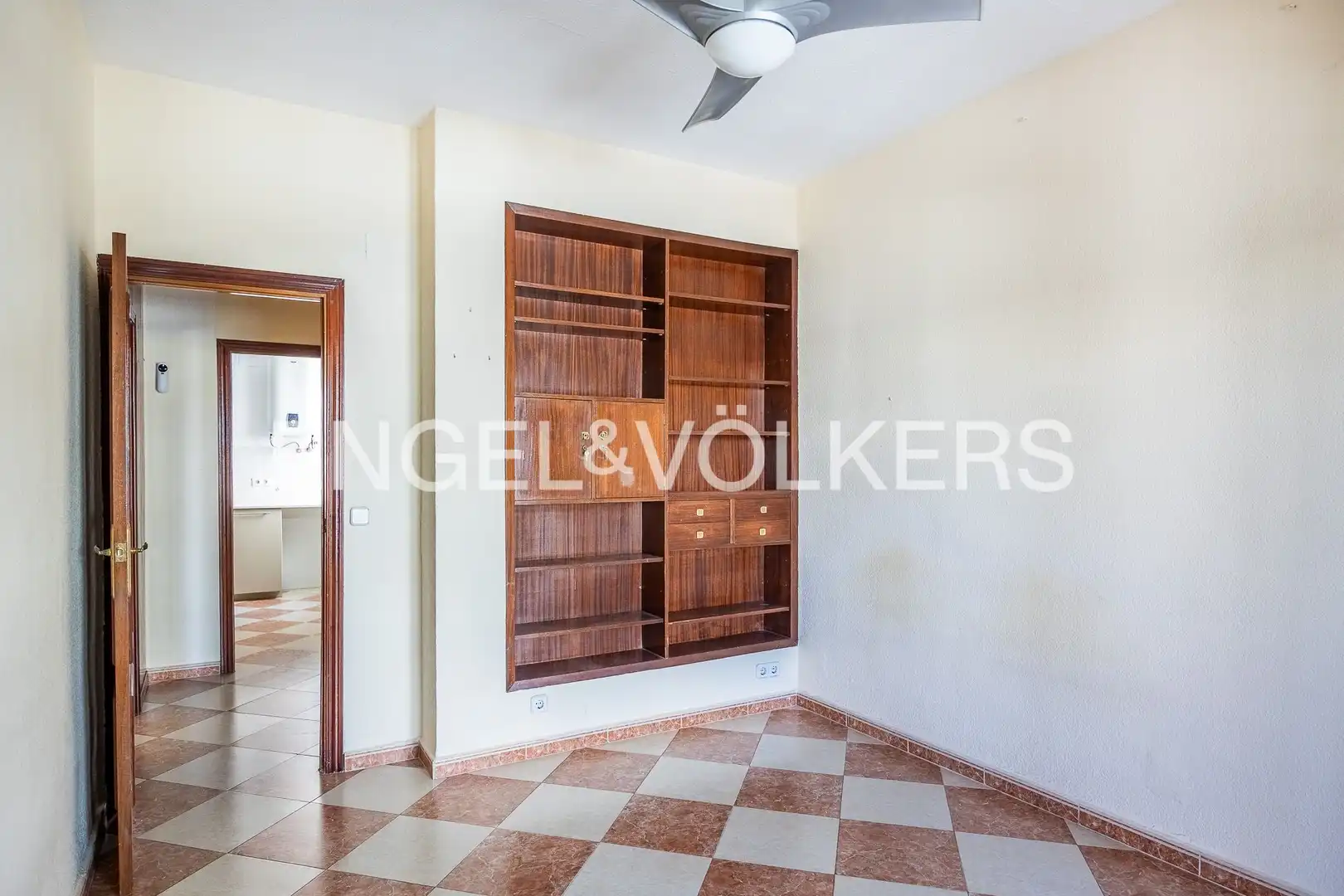 Bedroom of Flat for sale in Sevilla  with Heating, Terrace and Storage room