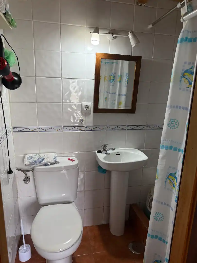 Bany de Casa o xalet en venda en Oviedo  amb Calefacció, Jardí privat i Terrassa