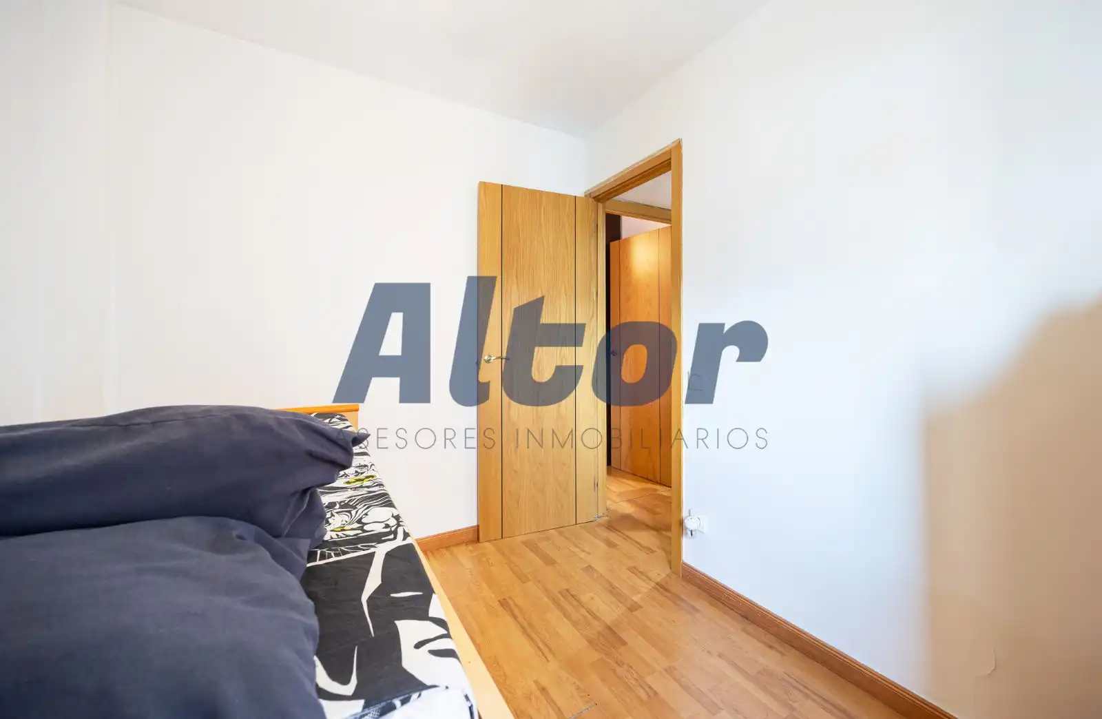 Bedroom of Flat for sale in Fuenlabrada  with Heating, Terrace and Swimming Pool