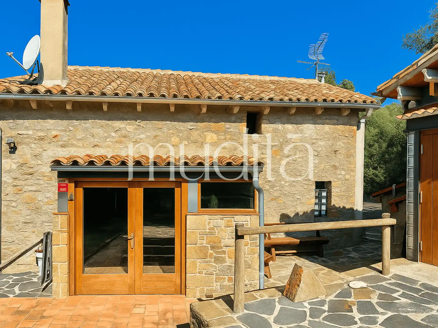 Vista exterior de Casa o xalet en venda en Les Llosses amb Calefacció, Terrassa i Traster