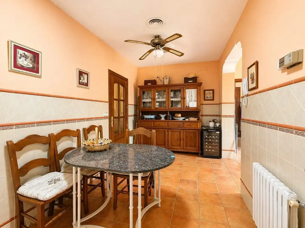 Cuina de Casa o xalet en venda en Córdoba amb Jardí privat, Terrassa i Traster