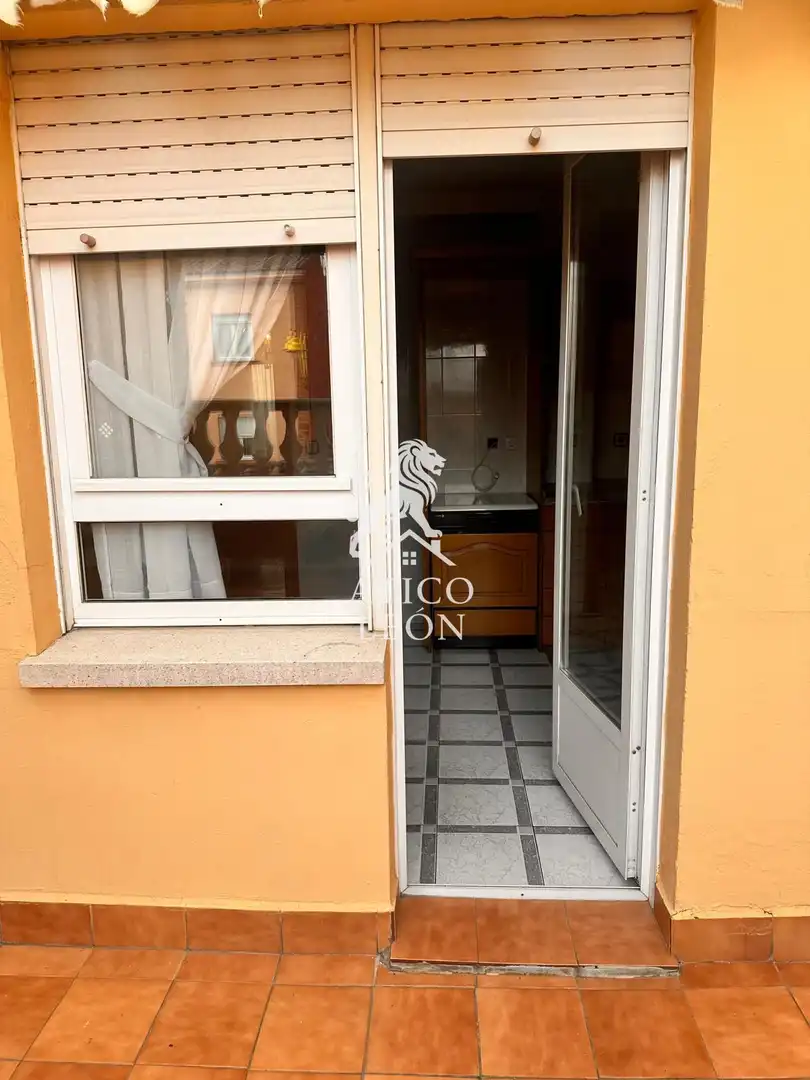 Casa o chalet en venta en León Capital  con Calefacción, Terraza y Trastero
