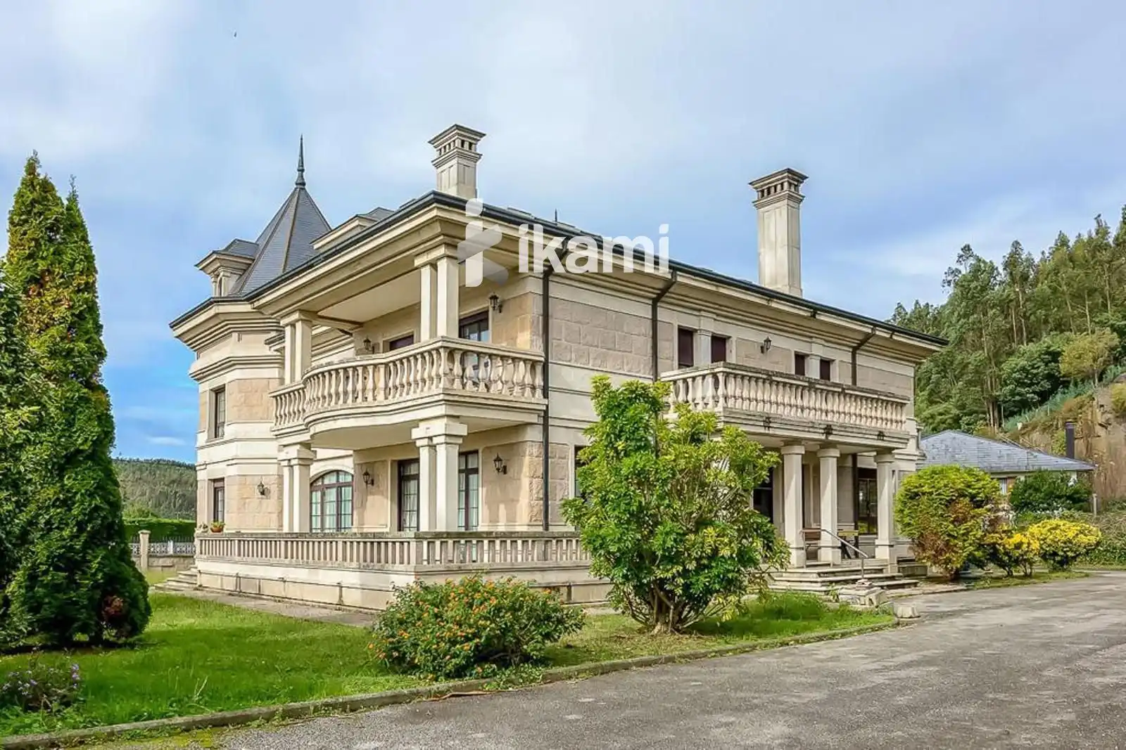 Exterior view of Houses for sale in Navia  with Heating, Private garden and Terrace