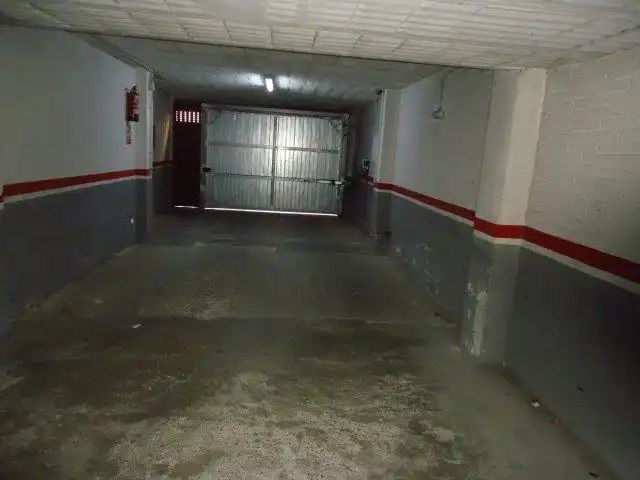 Garaje de alquiler en Carrer Ermengol VI, 8, Joc de la Bola - Camps d'Esports