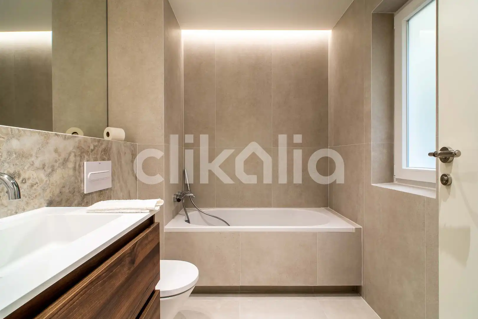 Baño de Piso en venta en Madrid con Aire acondicionado, Calefacción y Terraza