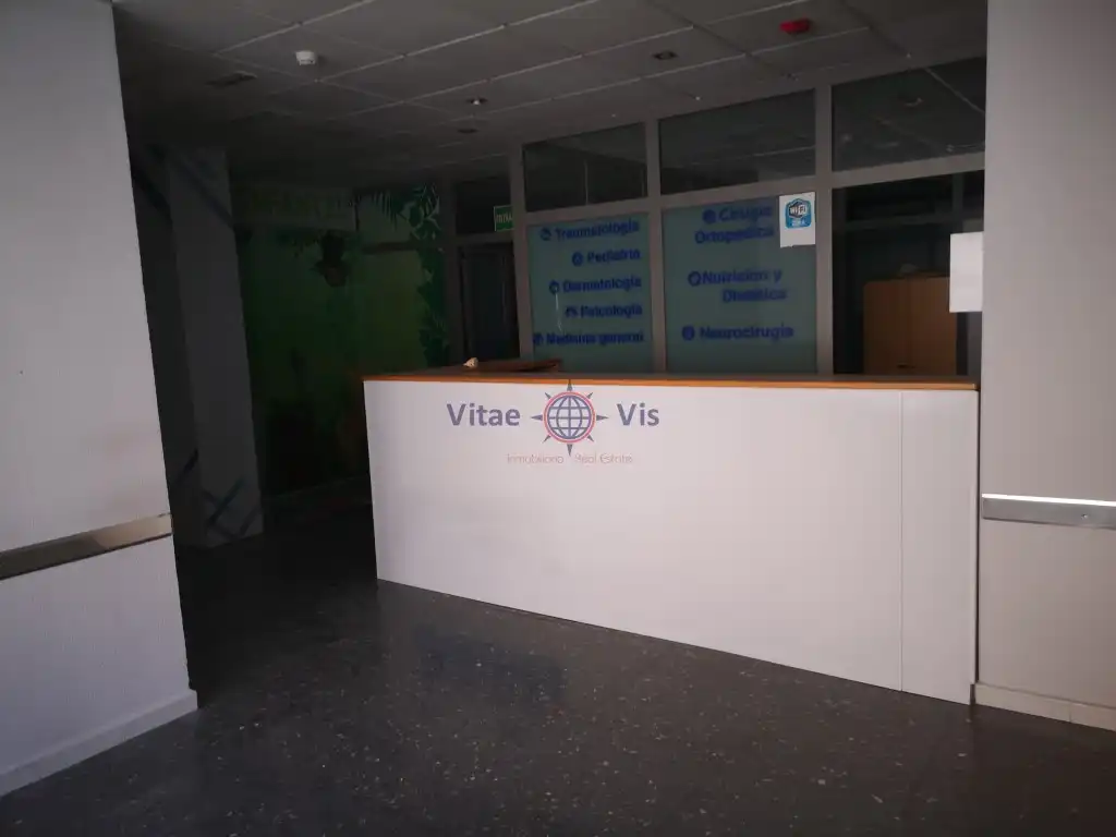 Local comercial de lloguer a Avenida Juan Carlos I