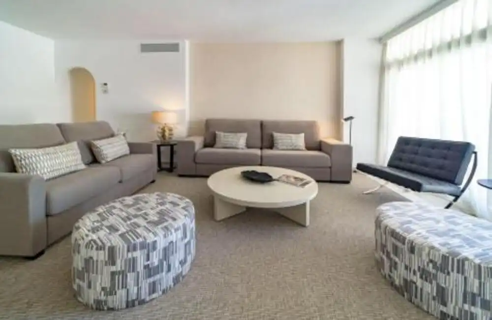 Sala d'estar de Apartament de lloguer en Marbella amb Aire condicionat, Terrassa i Piscina