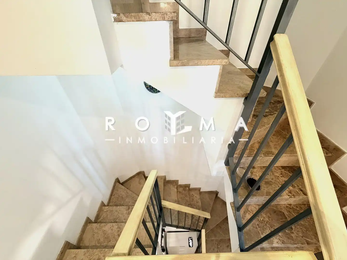 Casa adosada en venta en Montequinto con Aire acondicionado, Jardín privado y Trastero